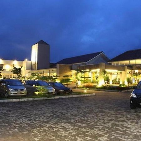 Green Valley Resort Purwokerto Esterno foto